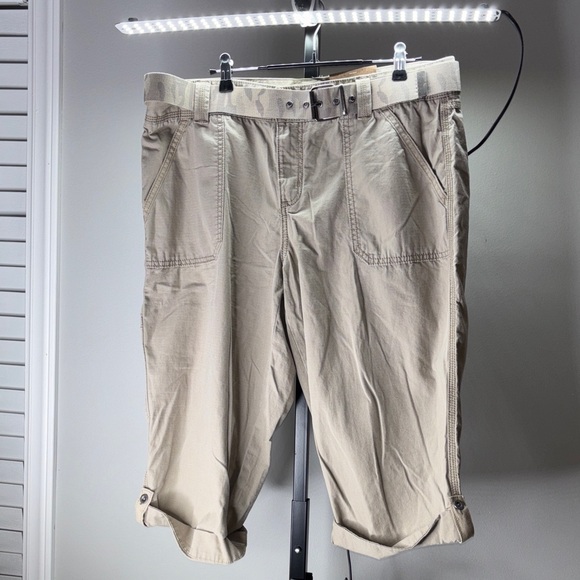 Women’s Cropped Tan Casual Capris Size 14 - Picture 1 of 9